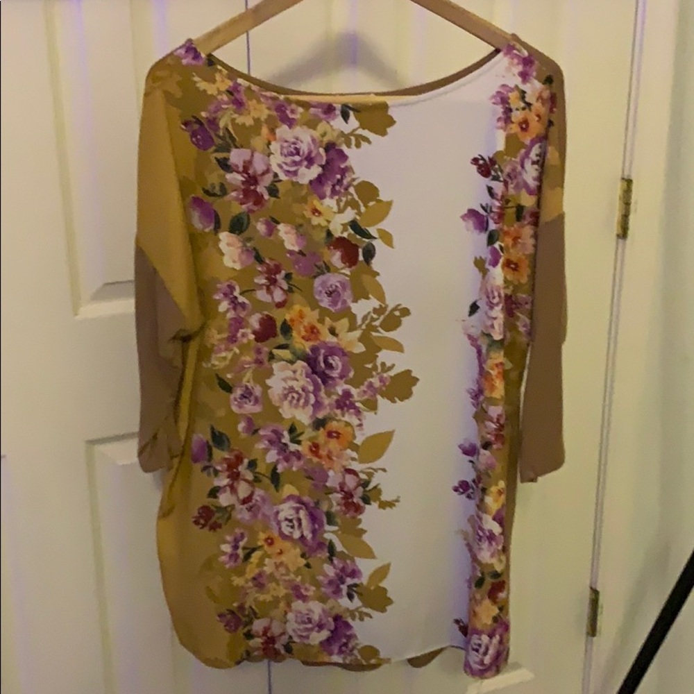 Silky front and jersey back 3/4 length sleeve top